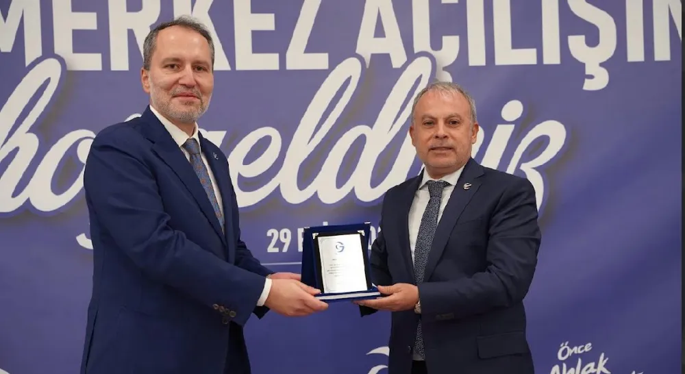 Fatih Erbakan’dan MKYK Üyesi Mehmet Gül’e Plaket