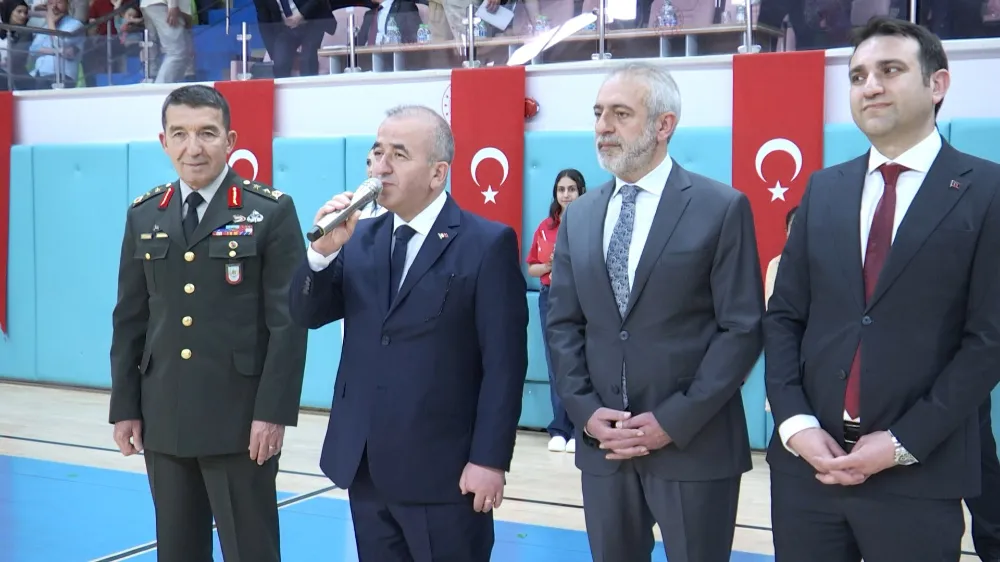 Elazığ’da 23 Nisan Coşkusu Yakup Kılıç Spor Salonu’nu Doldurdu