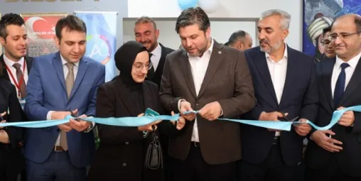 Elazığ’da Genç Bilim İnsanları TÜBİTAK 4006 Bilim Fuarı’nda Projelerini Tanıttı