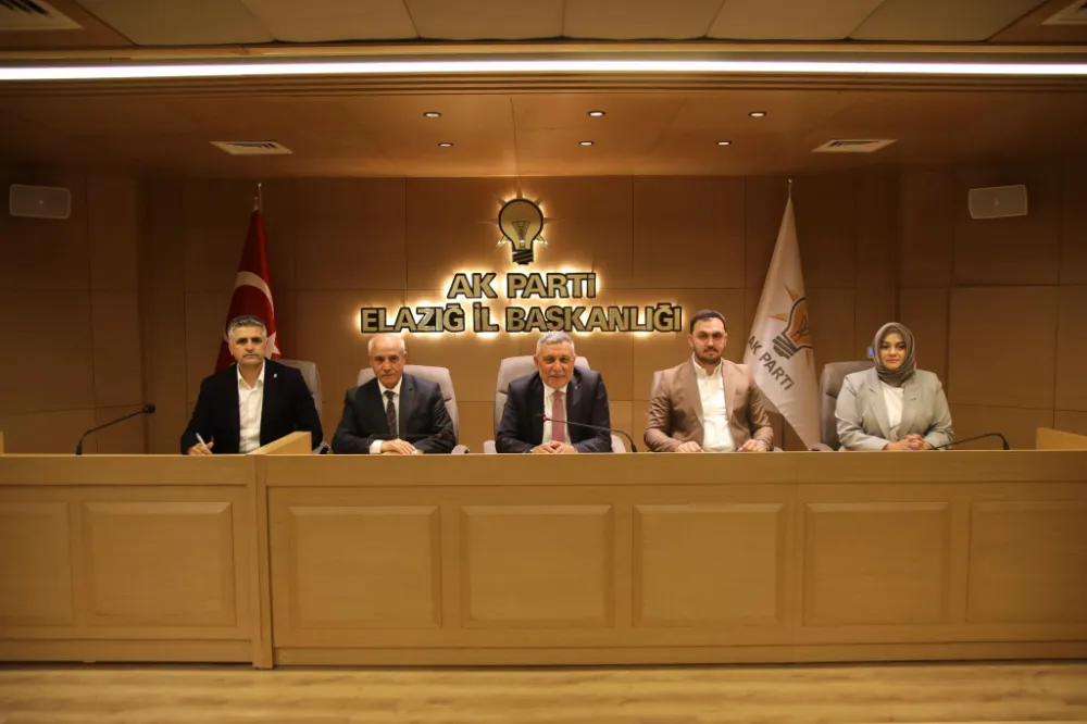 AK Parti Elazığ İl Başkanı Şerafettin Yıldırım, İl Yönetim Kurulu Toplantısı’nı Gerçekleştirdi
