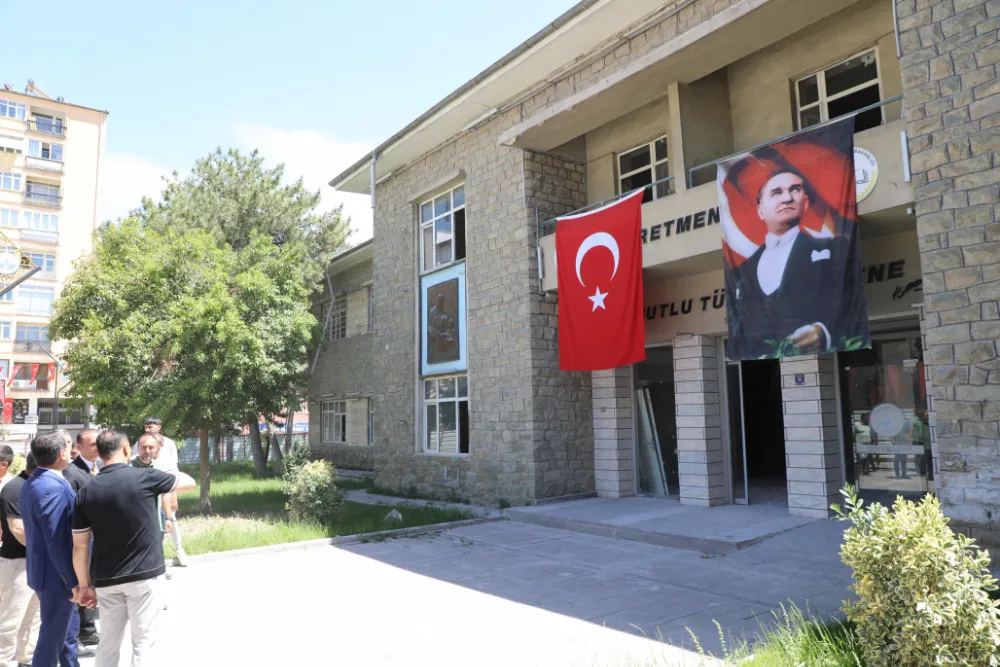 Tarihi Elazığ Öğretmenevi, Millet Kütüphanesi ve Eğitim Müzesi Olarak Yeniden Hayat Buluyor