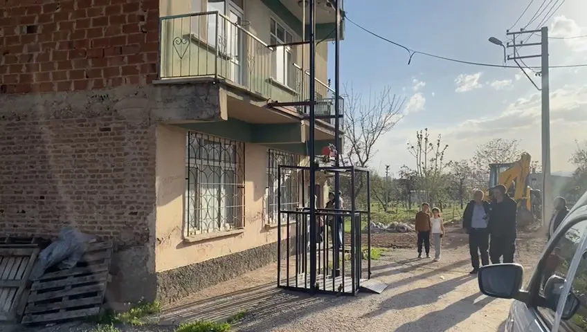 Elazığ’da Engelli Asansörünün Halatı Koptu, 65 Yaşındaki Vatandaş Yere Düştü