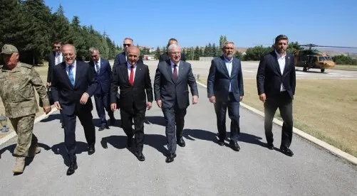 Milli Savunma Bakanı Güler Elazığ’da, Şerafettin Yıldırım Karşılama Anını Paylaştı