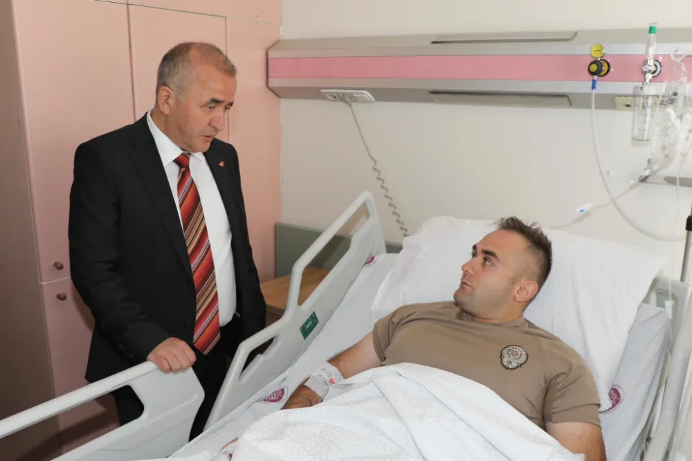 Elazığ Protokolünden Yaralı Polis Memuruna Ziyaret