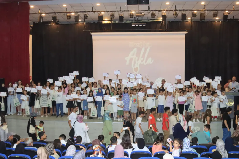 Elazığ Belediyesi Yaz Okulları Mezuniyet Töreniyle Sona Erdi