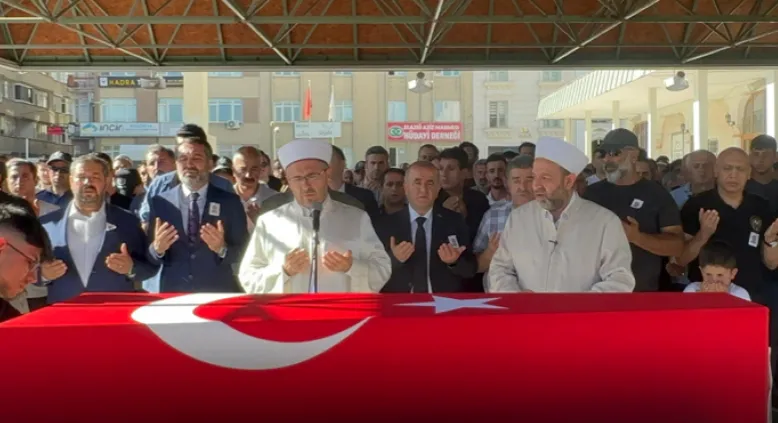 Trafik kazasında hayatını kaybeden polis memuru Bilal Çam, Elazığ’da son yolculuğuna uğurlandı