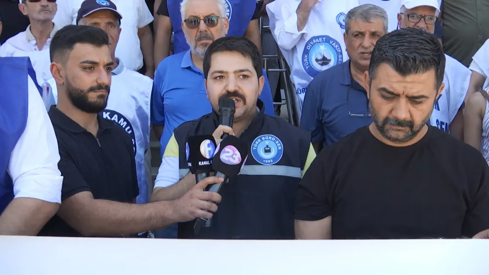 Türkiye Kamu-Sen İşi Bırakarak Sert Tepki Gösterdi