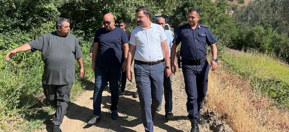 Sivrice Kaymakamı Yusuf Akın’dan Kavallı Köyü’ne Ziyaret, Yol Çalışmaları Yerinde İncelendi