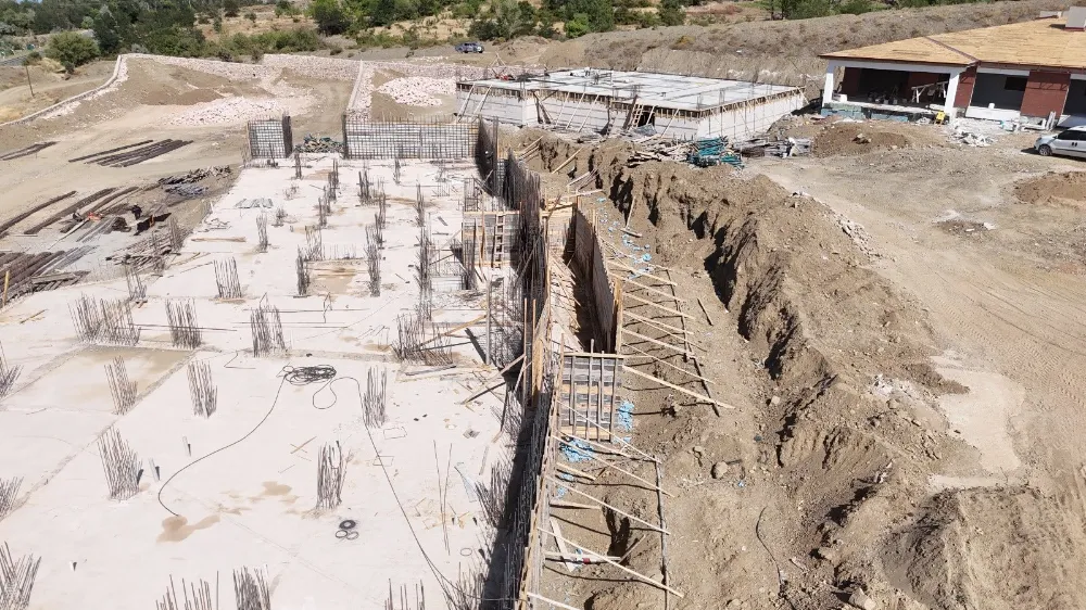 Sivrice Engelsiz Yaşam Merkezi’nde İnşaat Çalışmaları Yüzde 50’ye Ulaştı